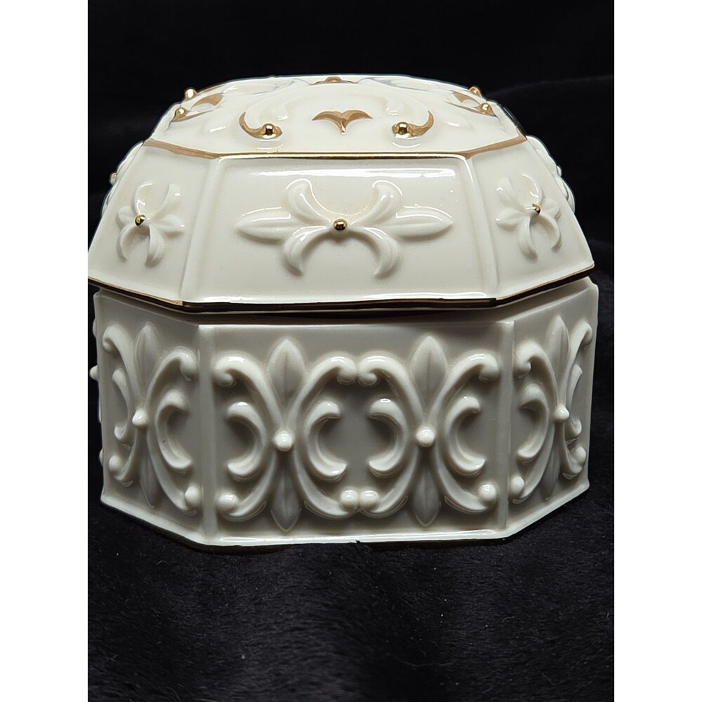 LENOX MUSIC BOX Trinket Storage Porcelain 24K Gold Detail Velvet Lined WORKS
